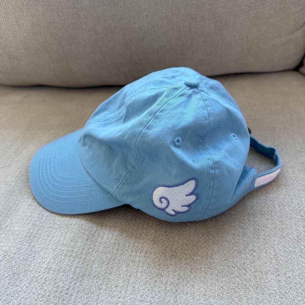 White angel wing hat light blue
